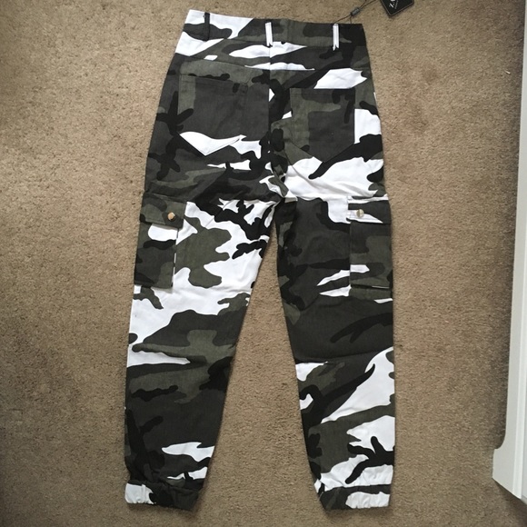 Zaful Camo High Waisted Jogger Pants - Picture 2 of 6